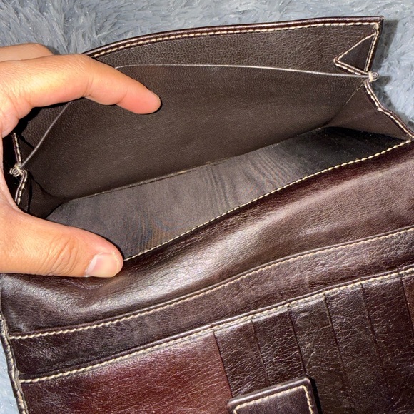 Classic Gucci Monogram Wallet - Picture 12 of 16